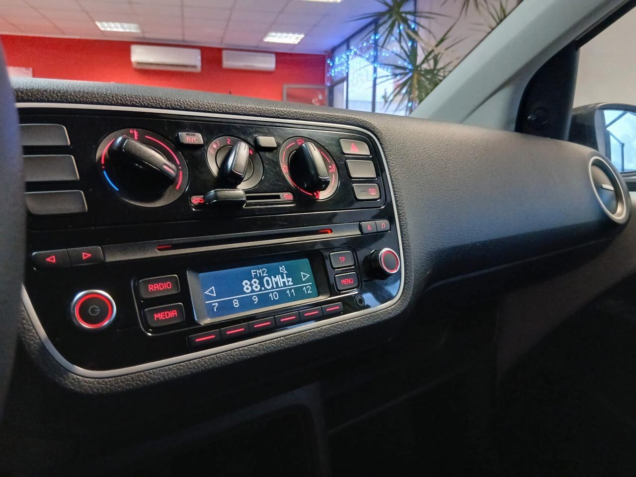 Volkswagen up! 1.0 BENZINA 60CV NEOPATENTATI