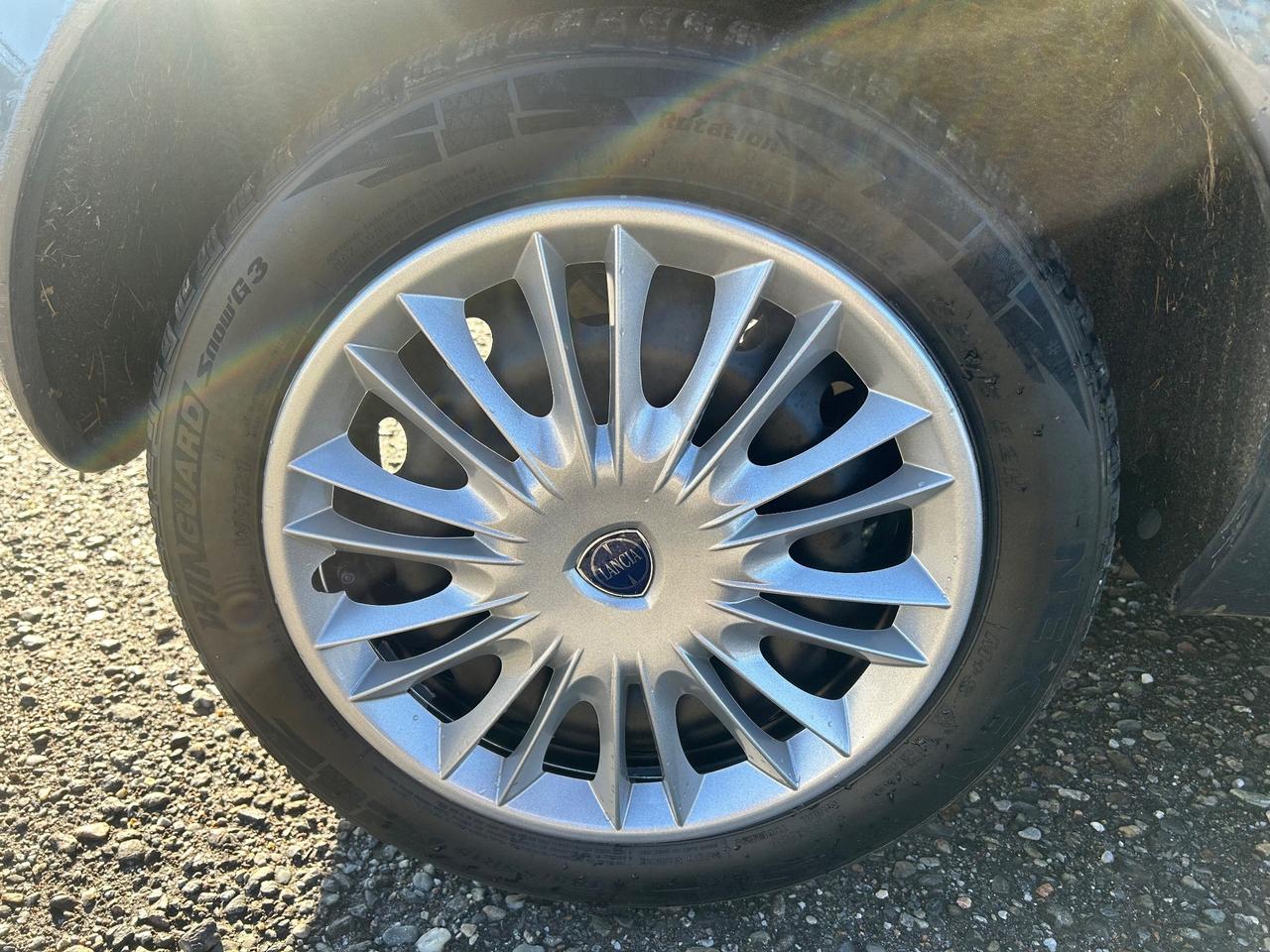 Lancia Ypsilon 1.3 MJT 75 CV