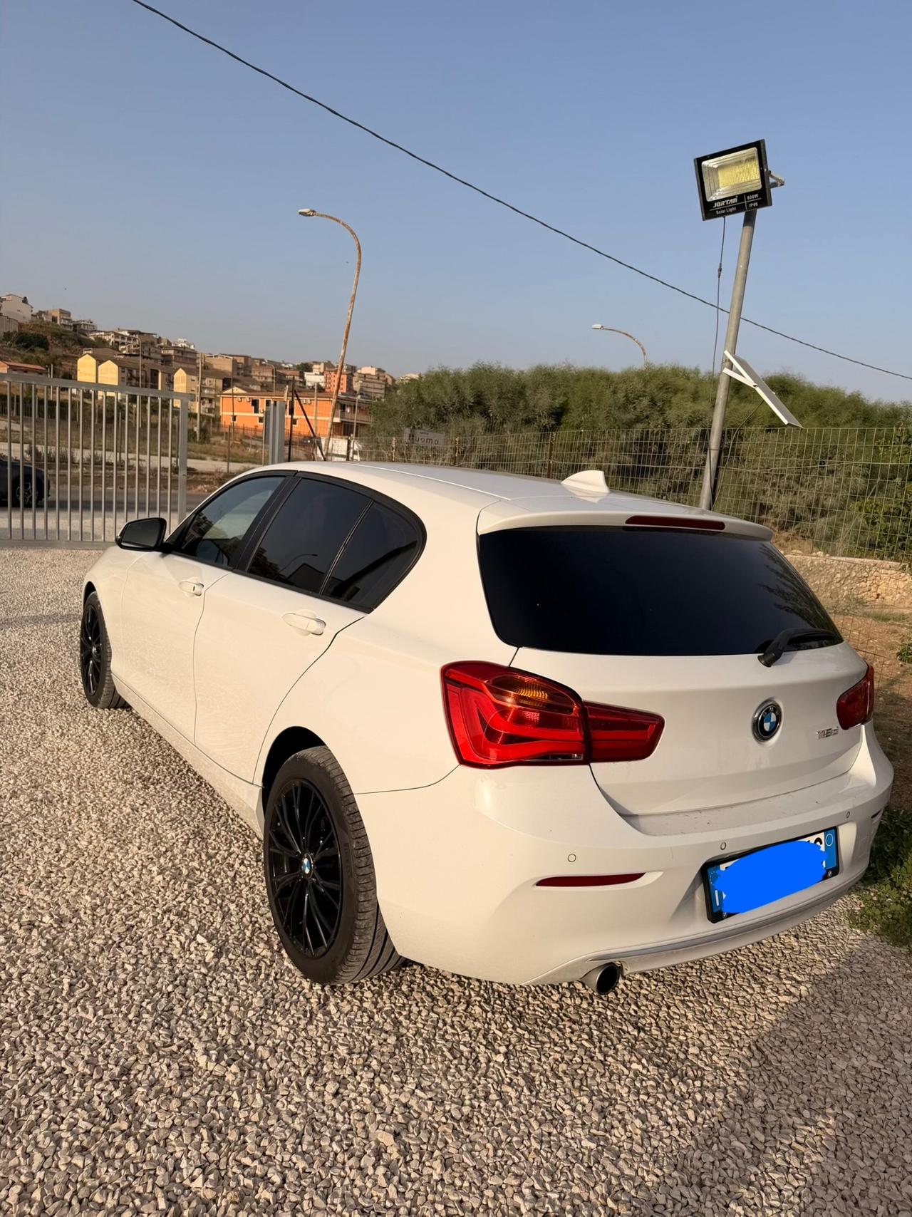 Bmw 118 118d 5p. Sport 2015 fari uxeno navigatore