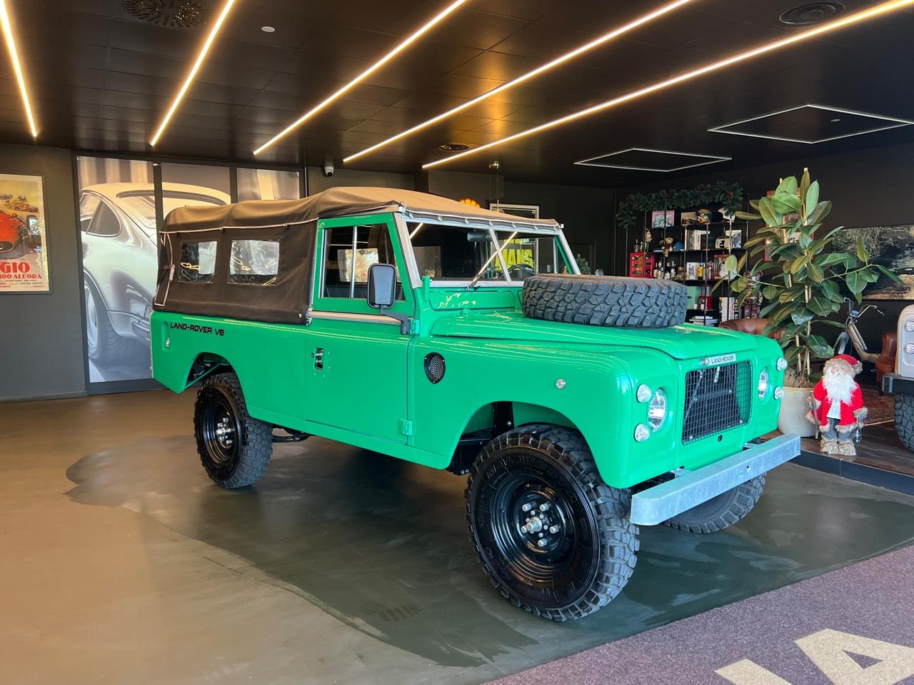 Land Rover Defender Series 109 V8 3