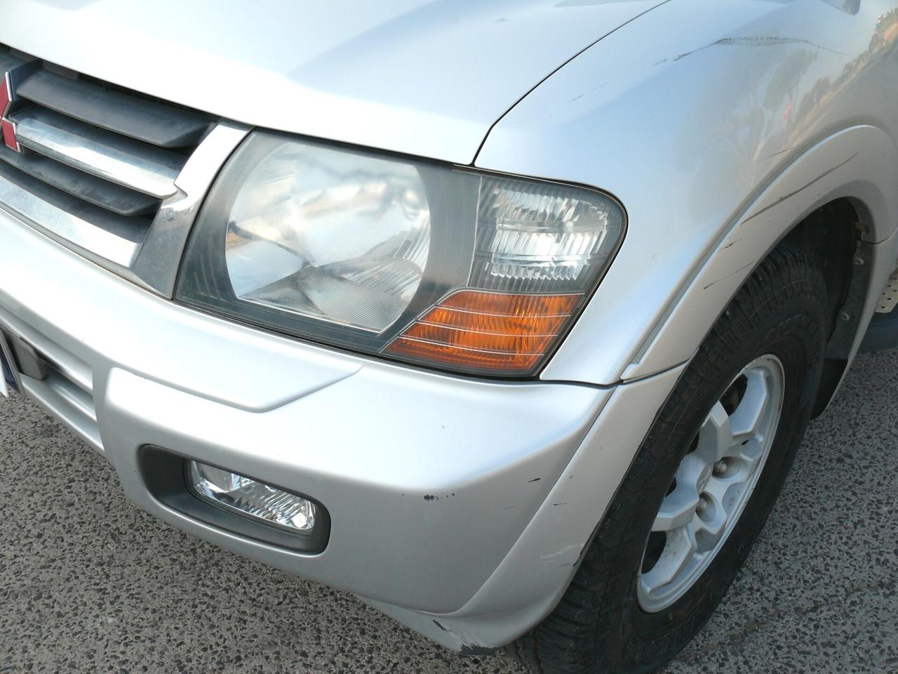 Mitsubishi Pajero 3.2 16V DI-D 5p. GLS2 Autocarro