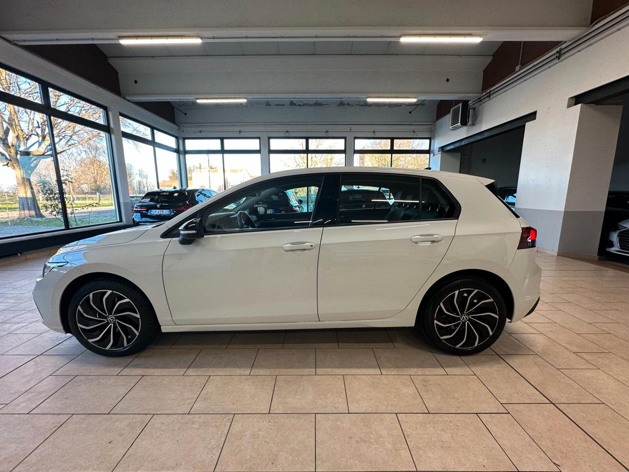 VOLKSWAGEN GOLF 2.0 TDI 115 CV SCR LIFE*CARPLAY*LUCI AMB*LED*