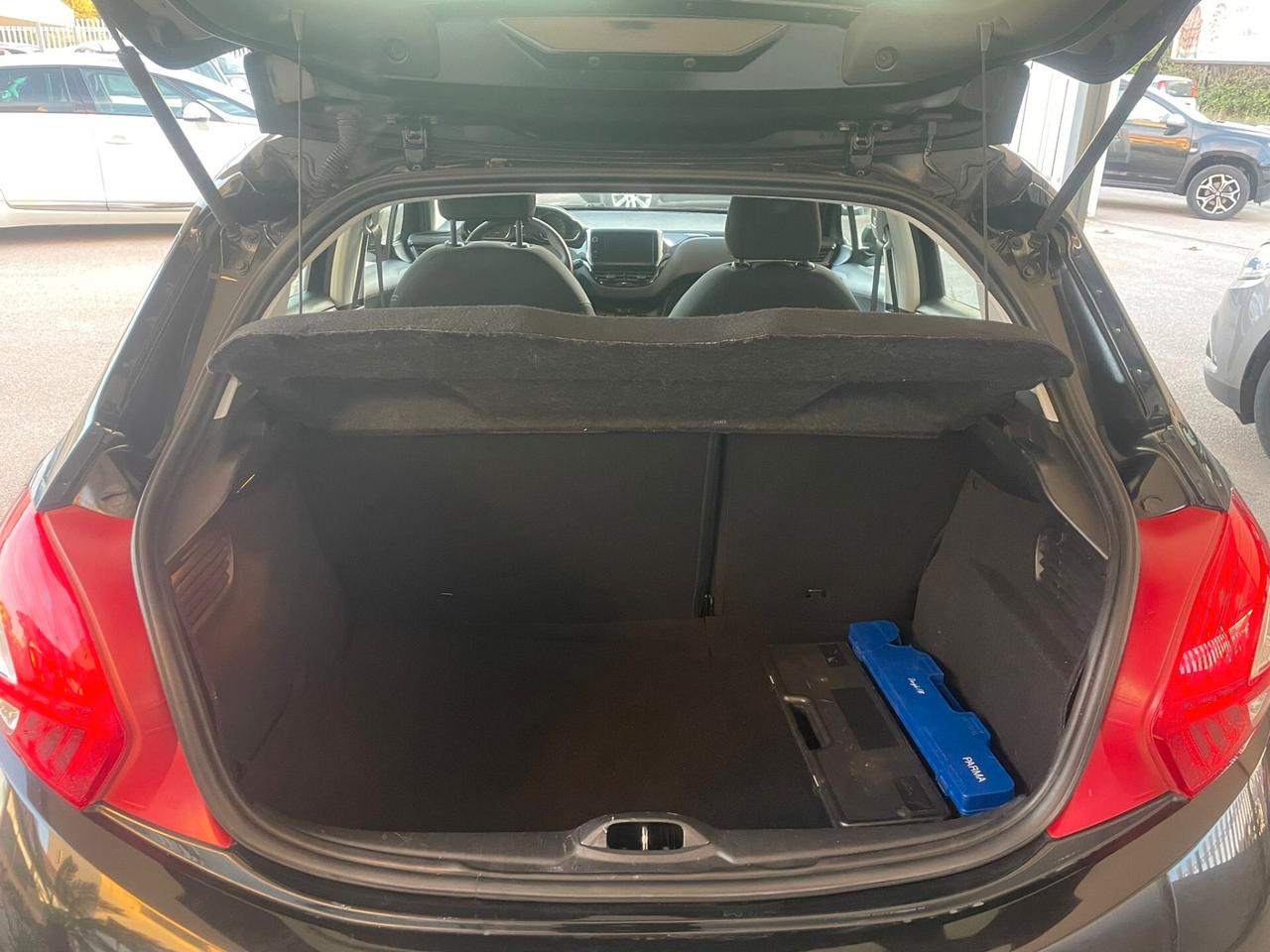 Peugeot 208 1.4 HDi 68 CV 5 porte Allure
