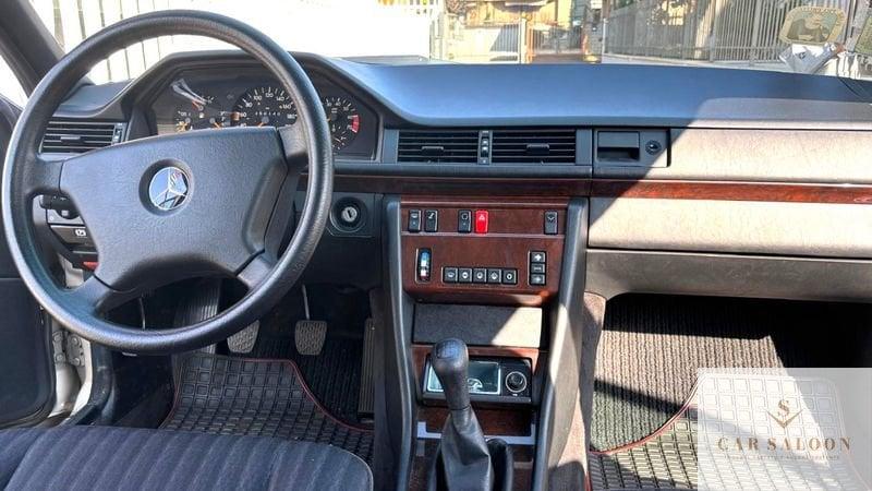Mercedes-Benz Serie 200-320 200 E - 50.000 km COME NUOVA! UNICO PROPRIETARIO!