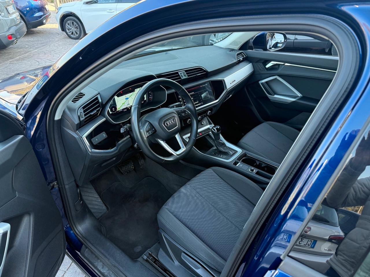 Audi Q3 35 TDI S tronic Business