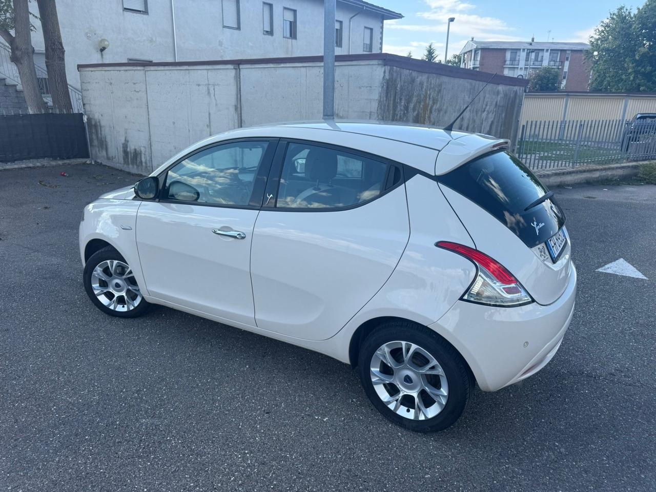 Lancia Ypsilon 1.3 MJT 16V 95 CV 5 porte PLATINUM