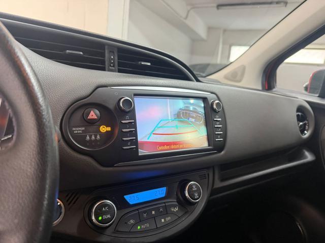 TOYOTA Yaris 1.5 Hybrid 5 porte Business