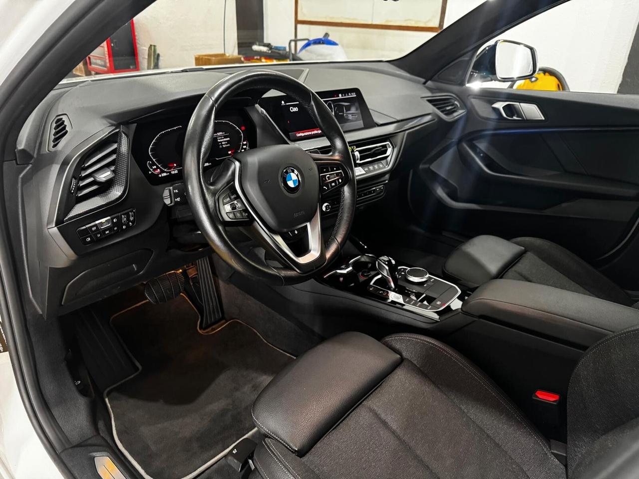 Bmw 118 118d 5p. Msport Exterior