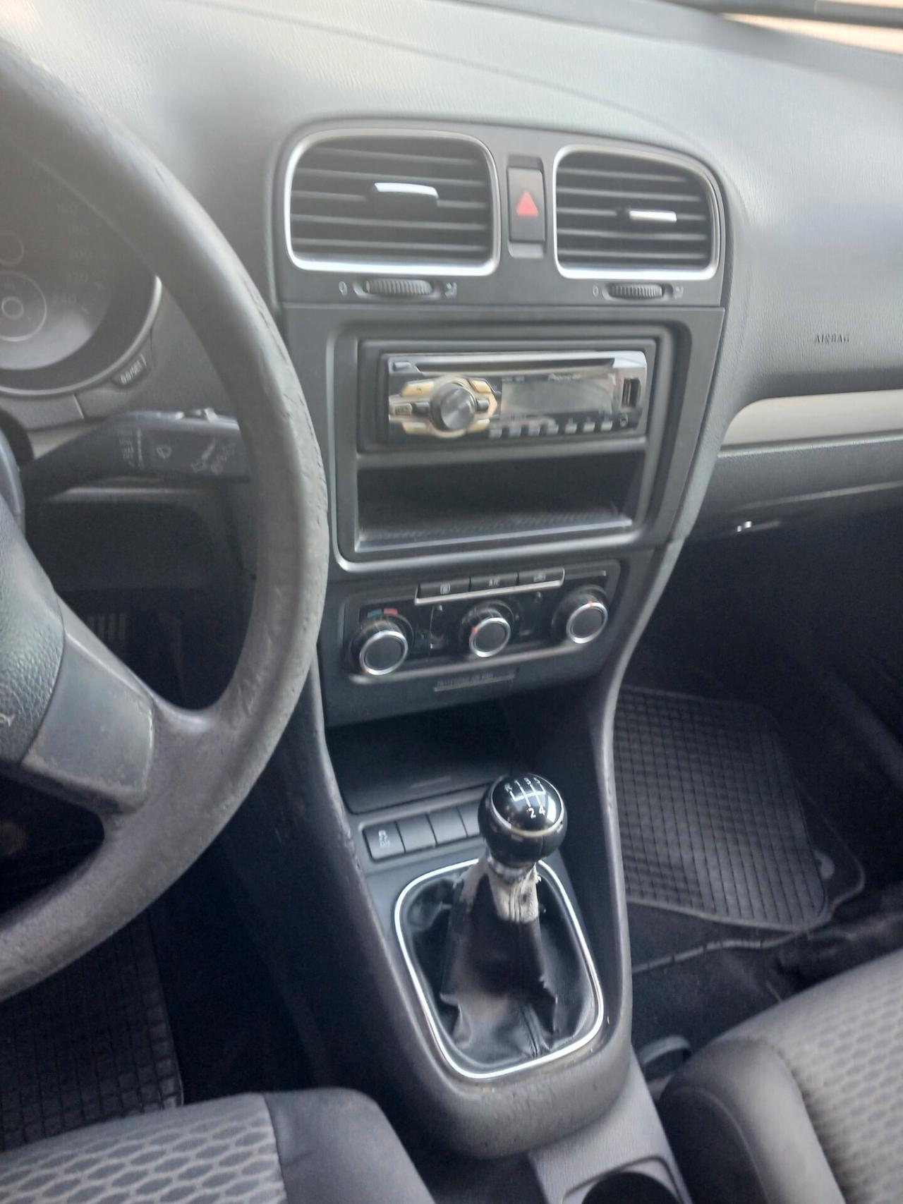 Volkswagen Golf 1.6 TDf