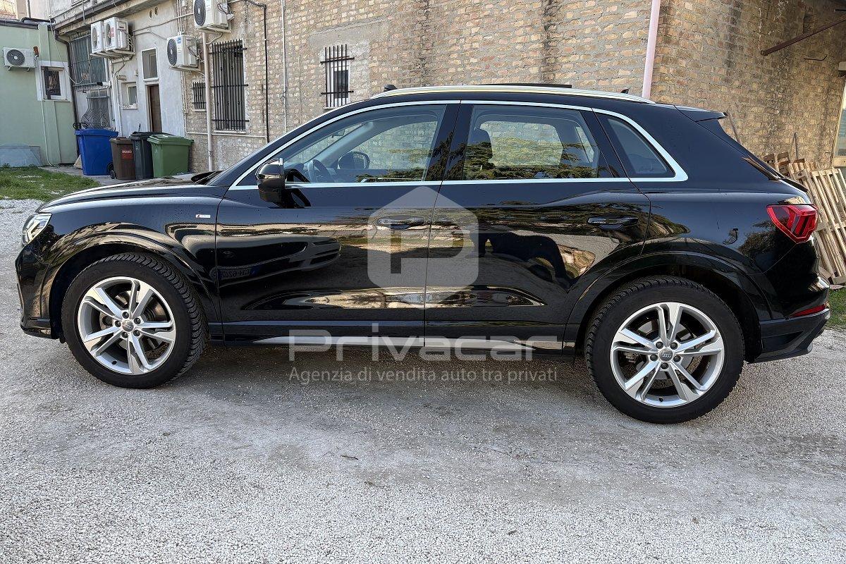 AUDI Q3 40 TFSI quattro S tronic S line edition