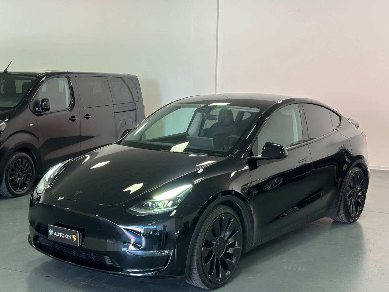 Tesla Model Y AWD Performance