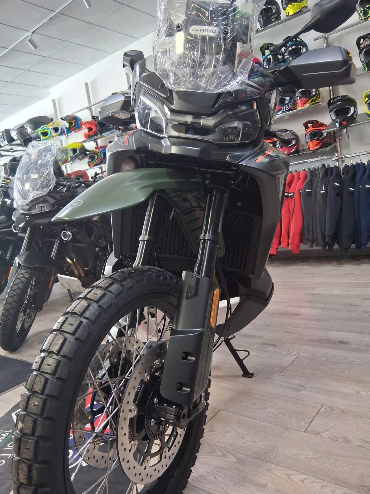 CFMOTO MT-X 1000