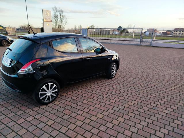 LANCIA Ypsilon 1.0 FireFly 5 porte S&S Hybrid NEOPATENTATI