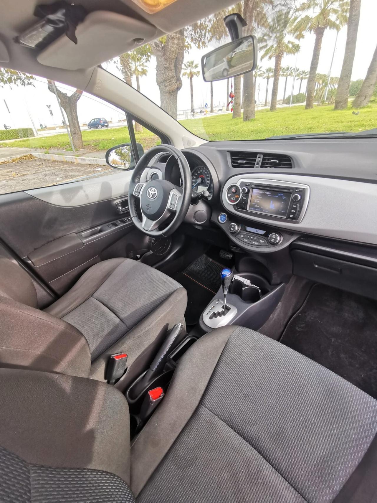 Toyota Yaris 1.5 Hybrid 5P. Lounge 2013