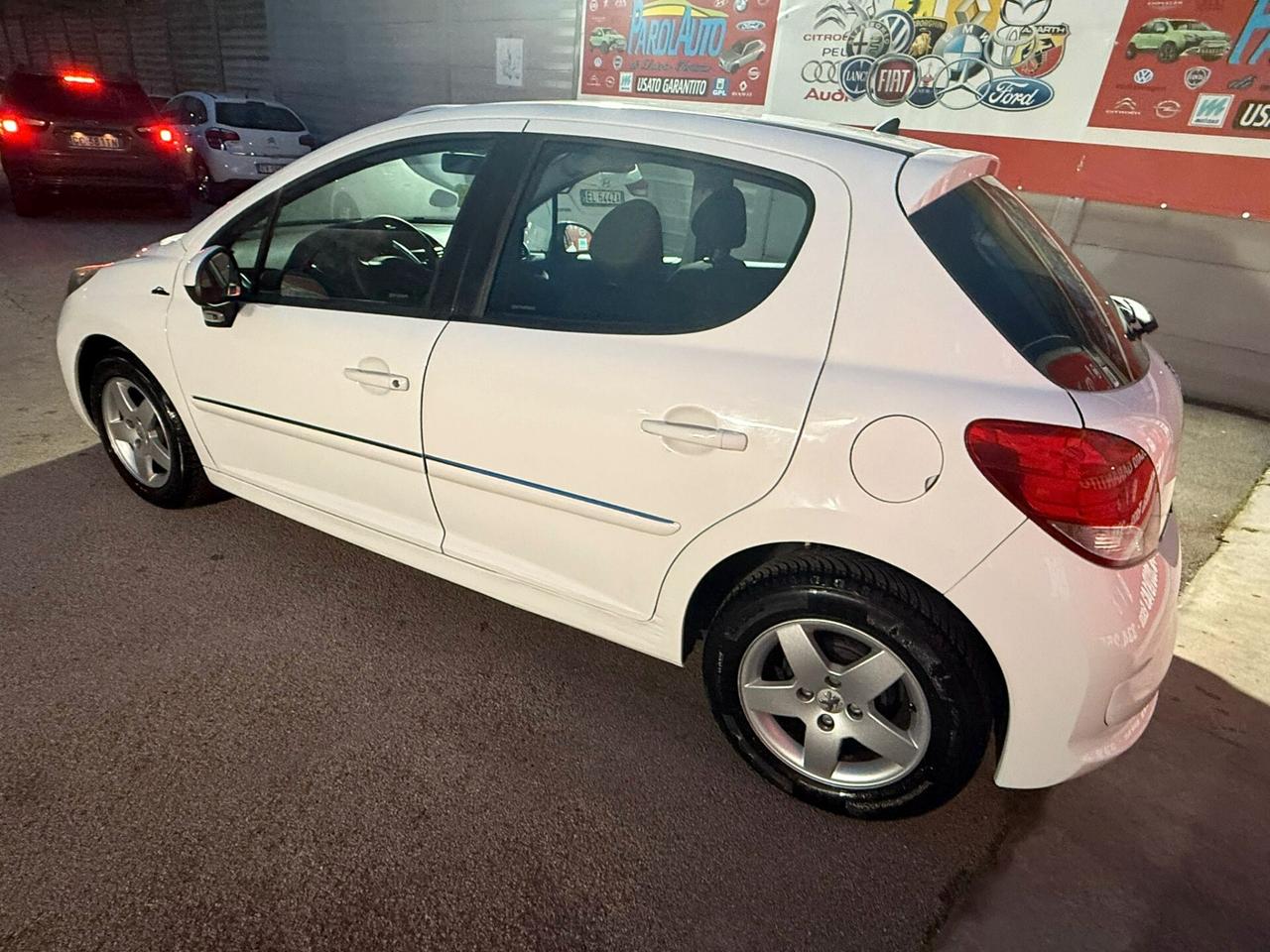 Peugeot 207 1.4 95cv Active - 2011