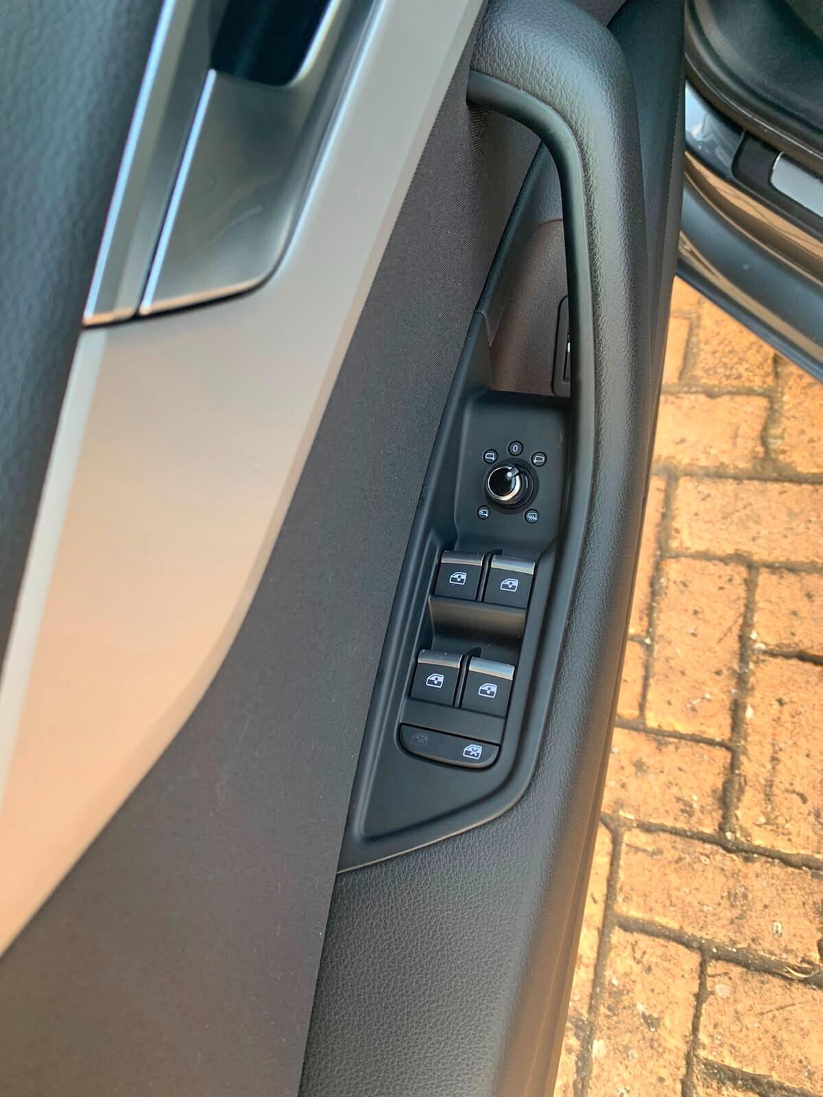 Audi A4 Avant 30 TDI S tronic Business