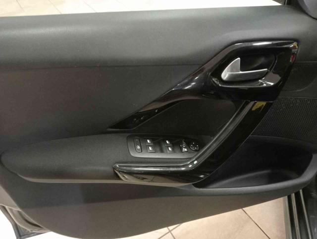 PEUGEOT 208 1° serie PureTech 82 5 porte Allure