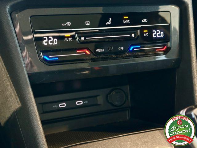 VOLKSWAGEN Tiguan 1.5 TSI 150CV DSG Sport ACT *R-LINE*TETTO*FARI IQ*