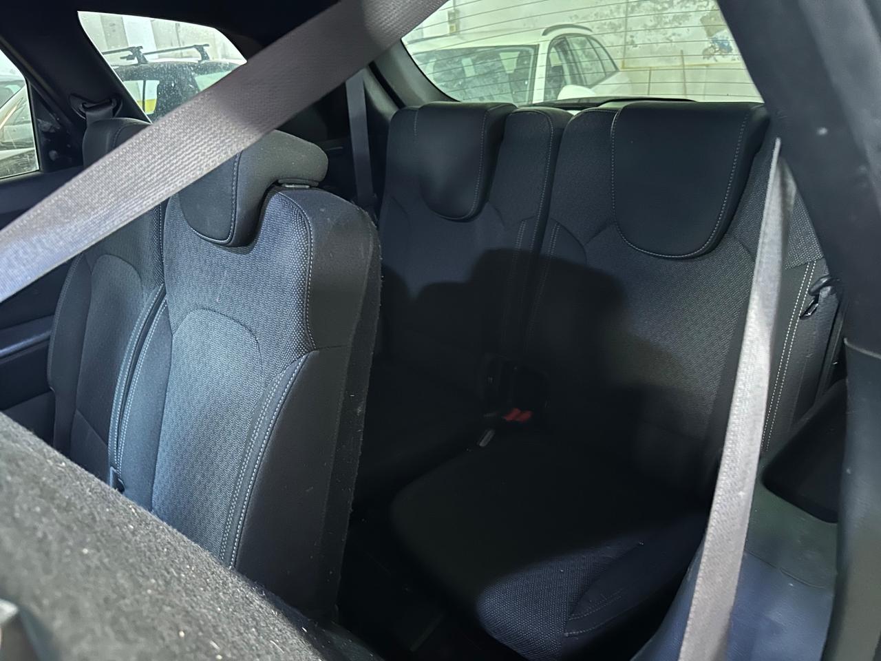 Kia Carens 1.7 CRDi 141 CV Platinum