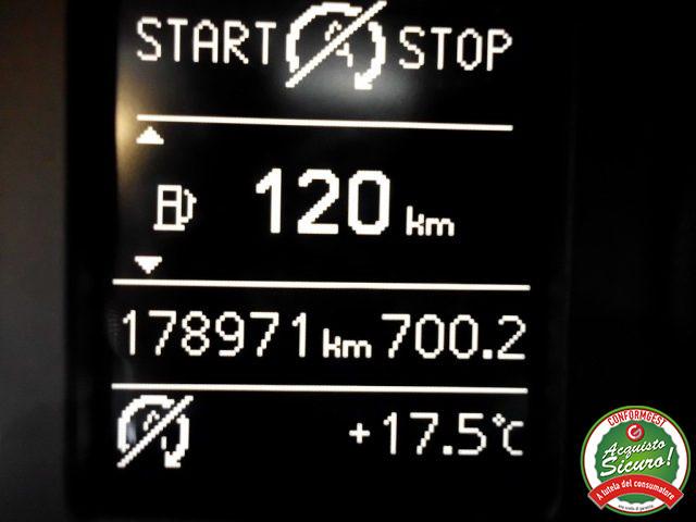 AUDI Q3 2.0 TDI 120 CV Business