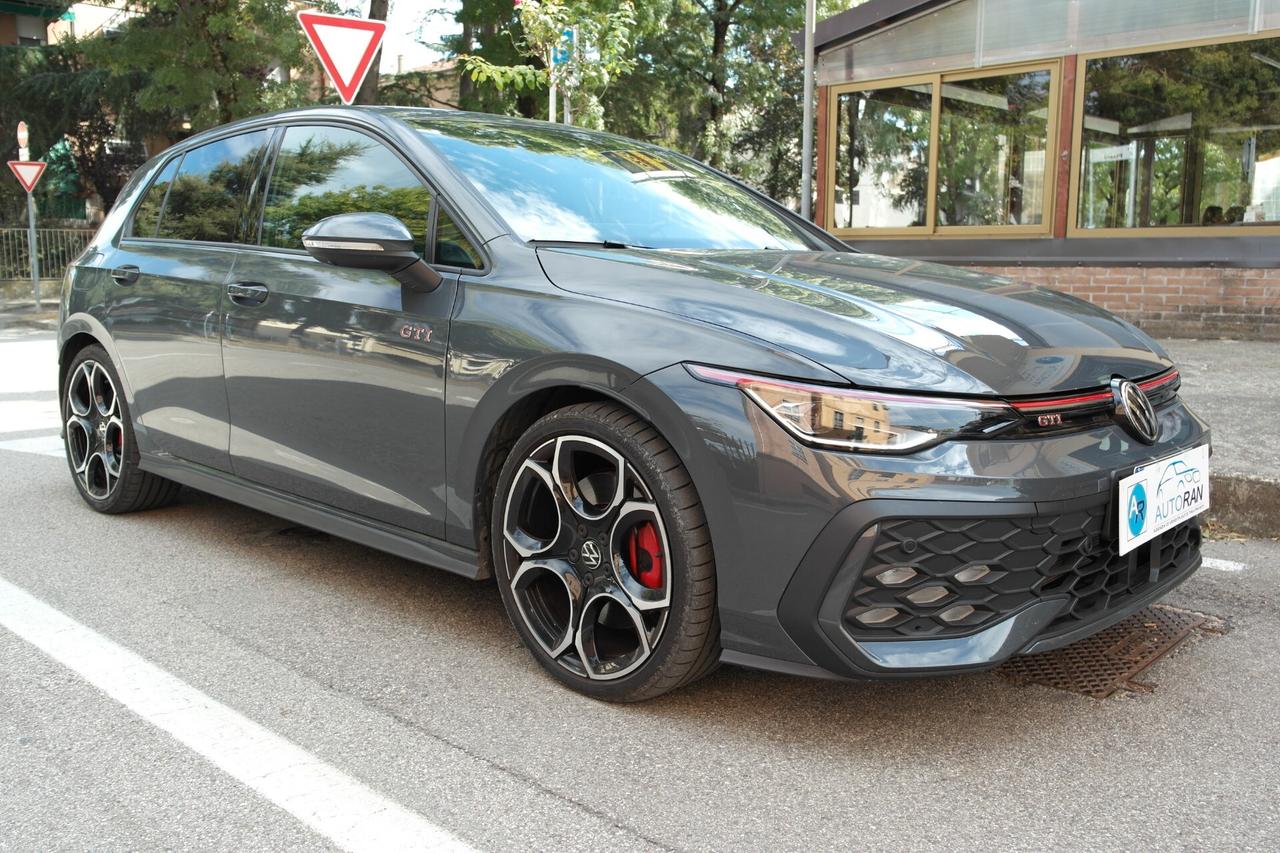 Volkswagen Golf GTI 2.0 TSI DSG