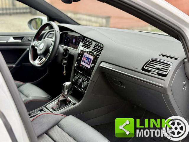 VOLKSWAGEN Golf GTI PERFORMANCE