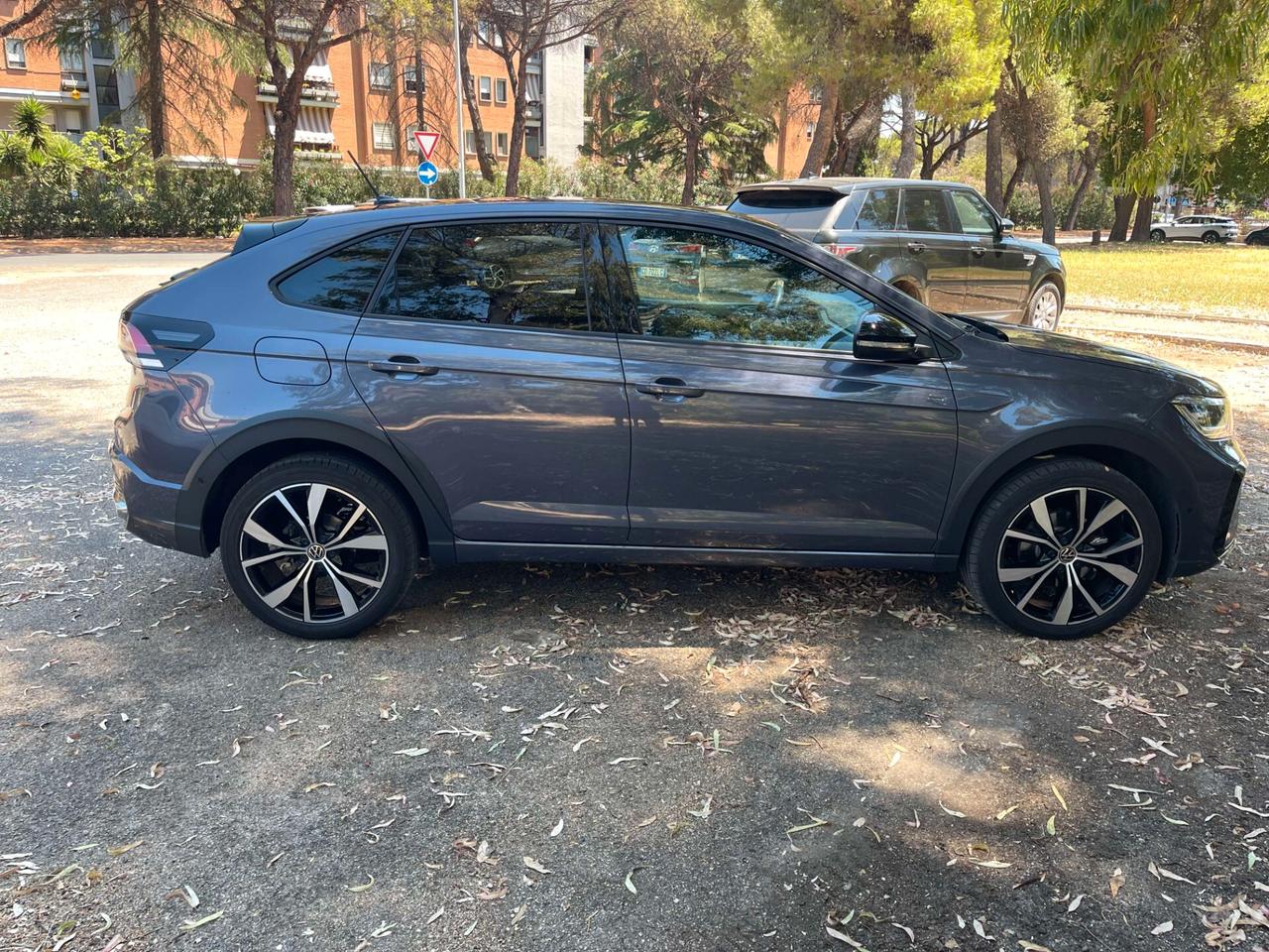 Volkswagen Taigo 1.0 tsi R-Line Plus 115cv TETTINO NEOPATENTATI