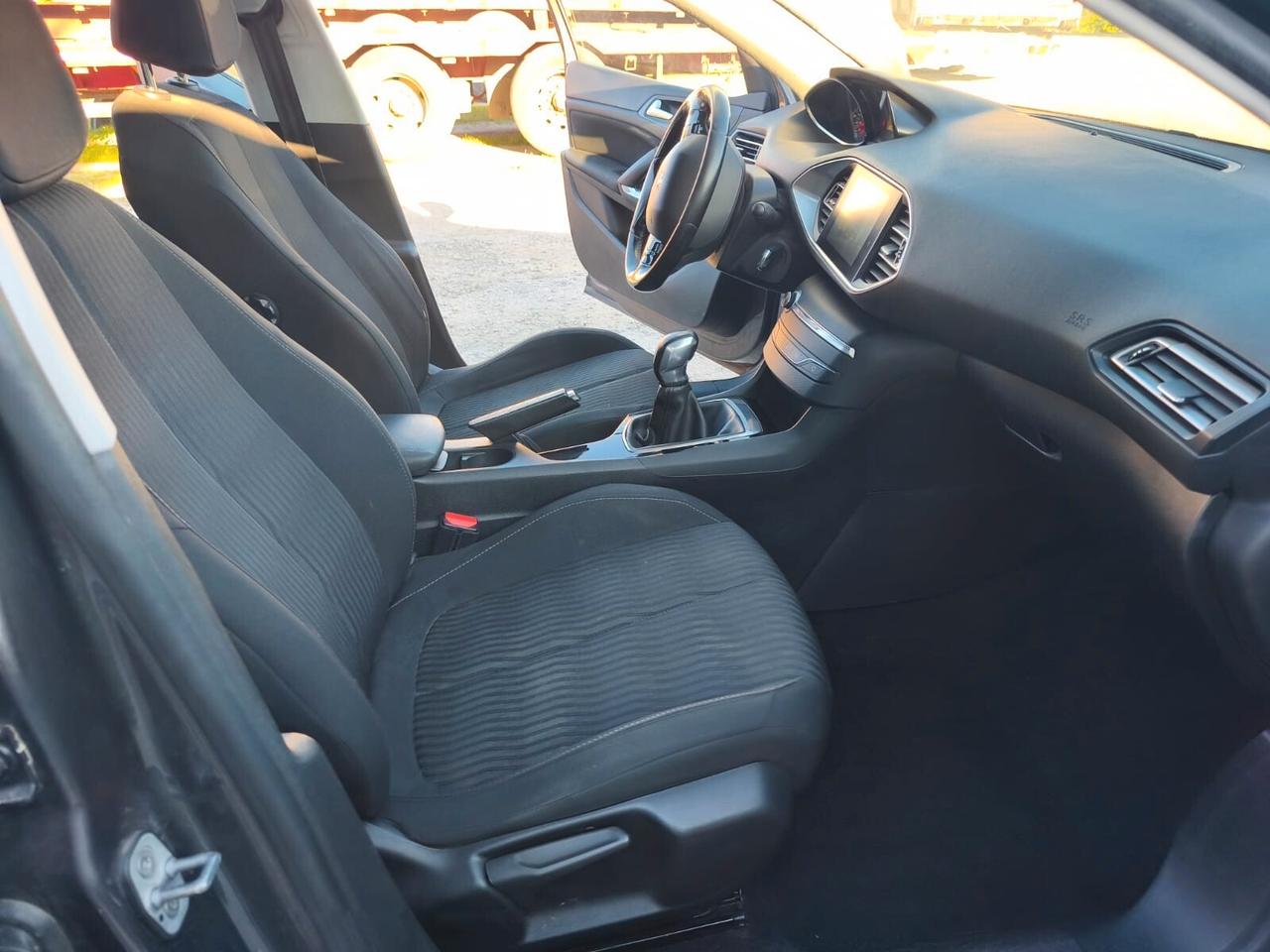 Peugeot 308 Sw 2019---1..6 Diesel