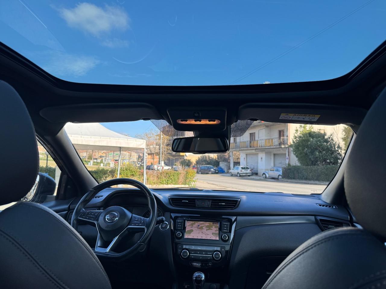 Nissan Qashqai 1.5 dCi N-Tec TETTO panorama