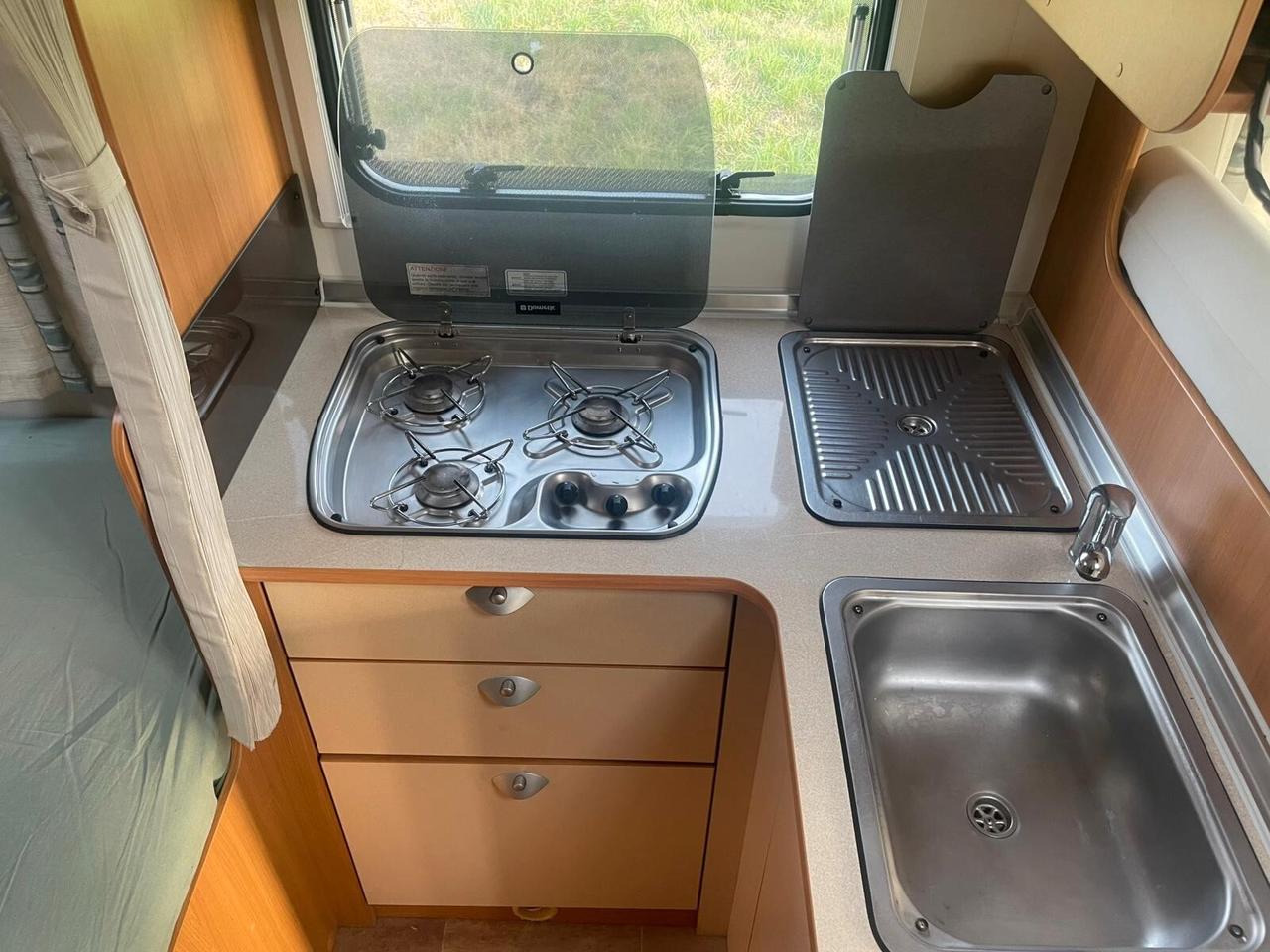 Bürstner Viseo 696 Motorhome con letto matrimoniale