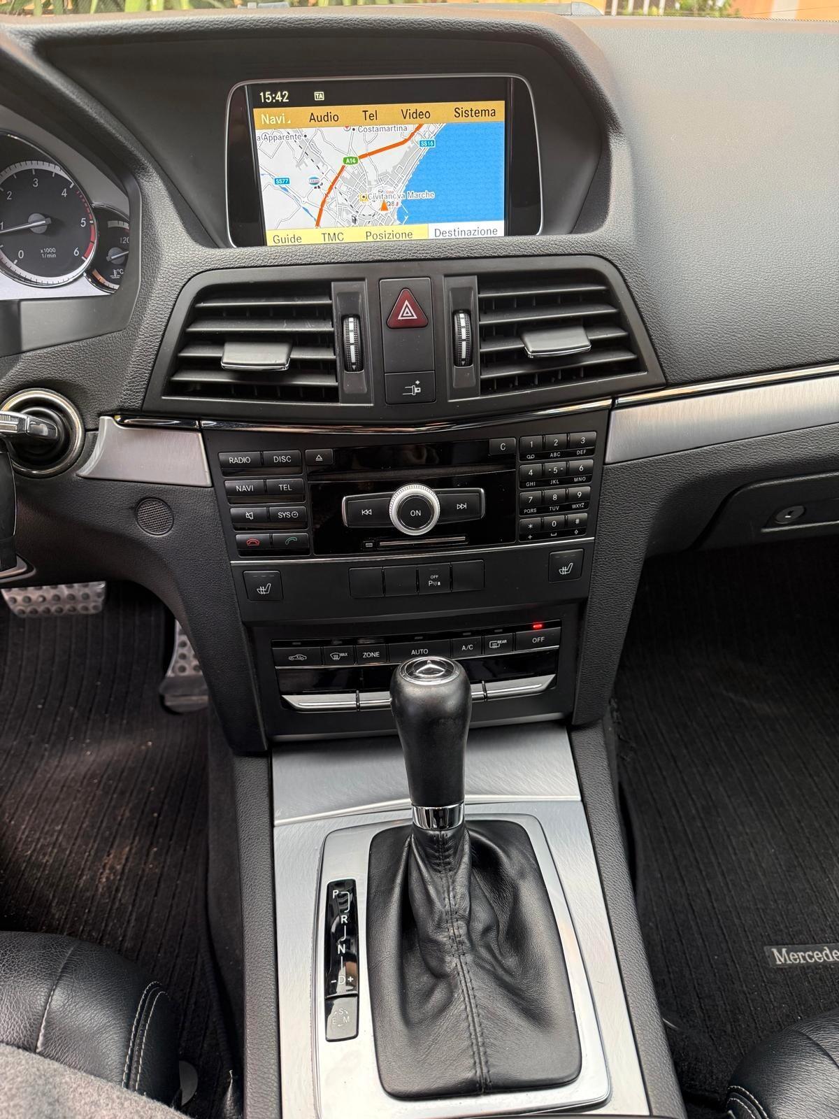 Mercedes-benz E 220 CDI Coupé Premium