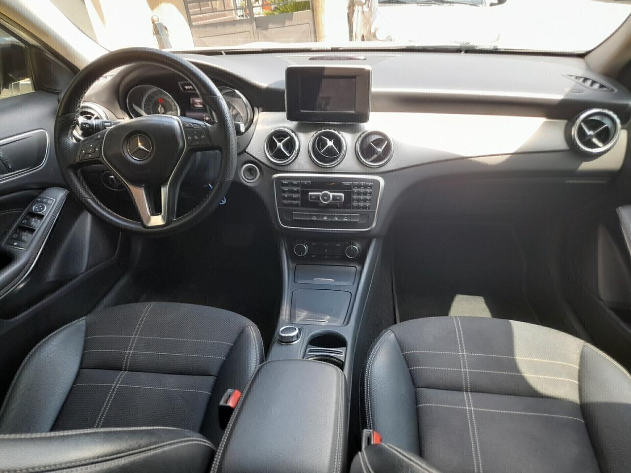 Mercedes-benz GLA 180 d Automatic Premium