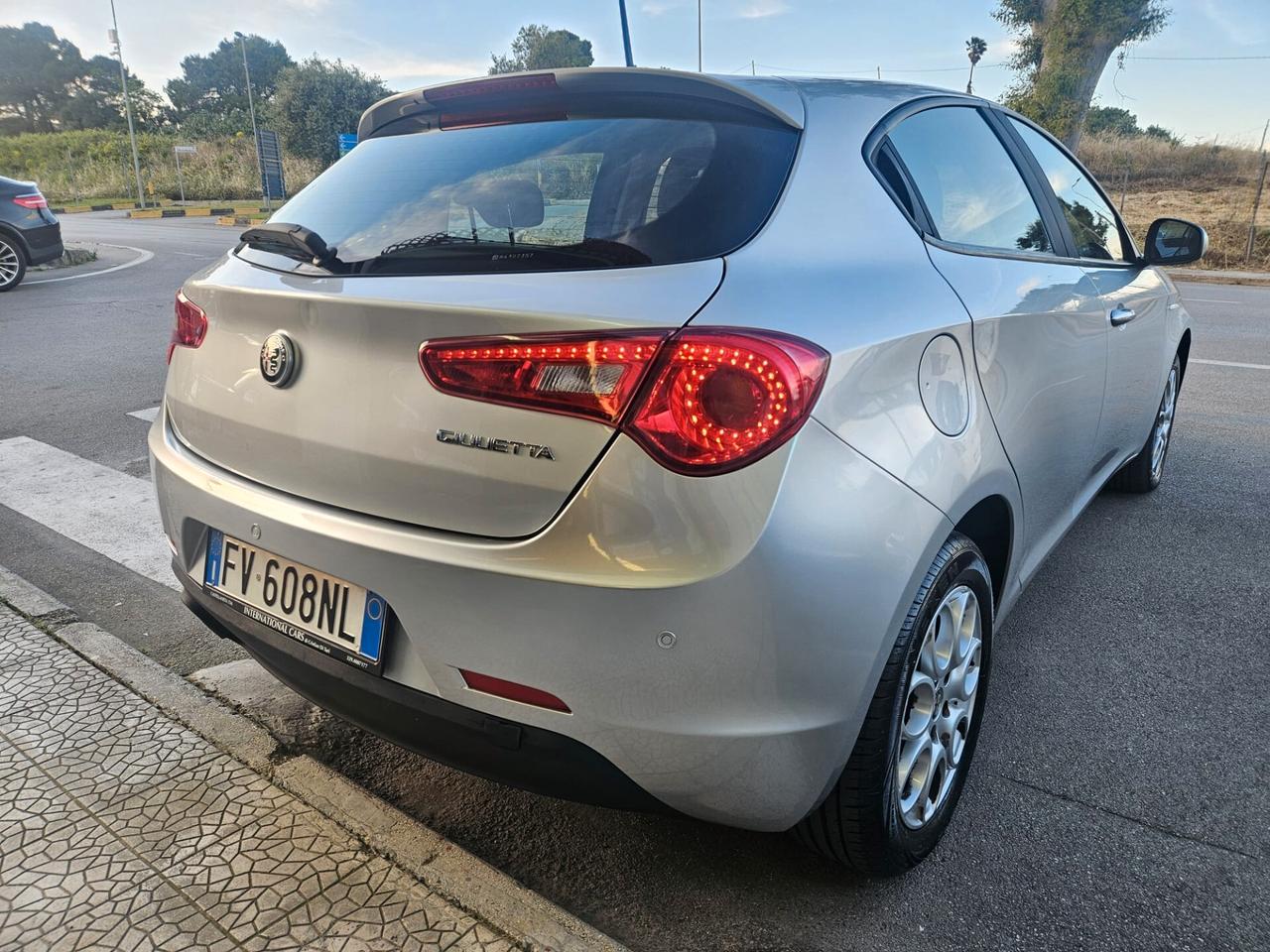 ALFAROMEO Giulietta 1.6 jtdm 120cv automatica full