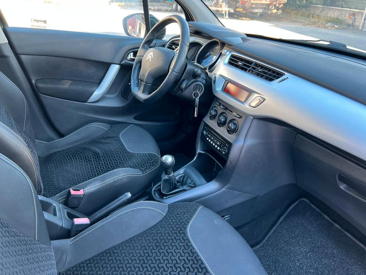 Citroen C3 1.1 Benzina Exclusive ZEN - unico proprietario neopatentati si