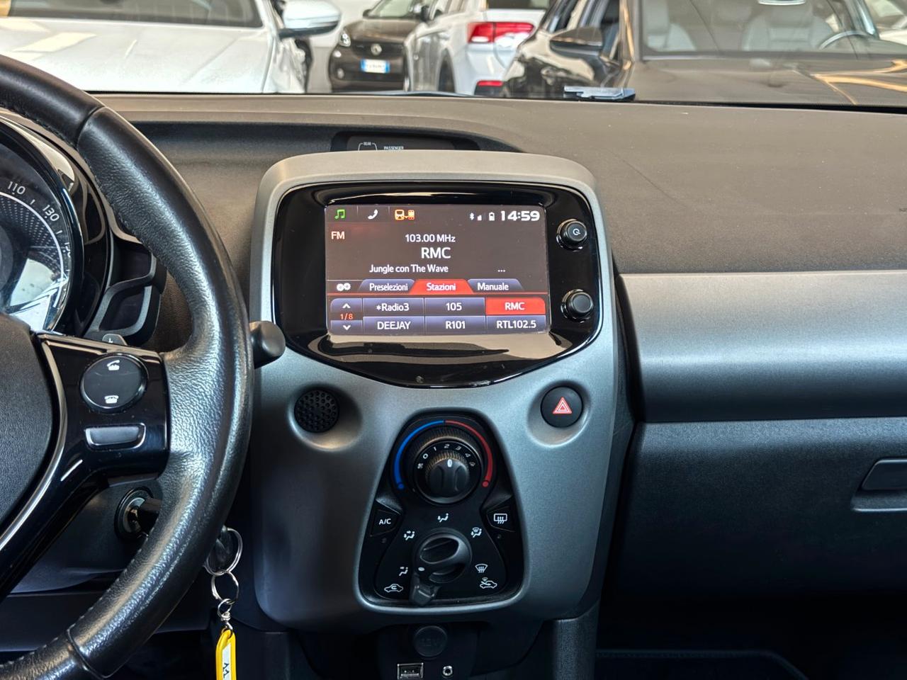 Toyota Aygo 5 Porte 1.0 x-business m-mt 72cv AUTOMATICA