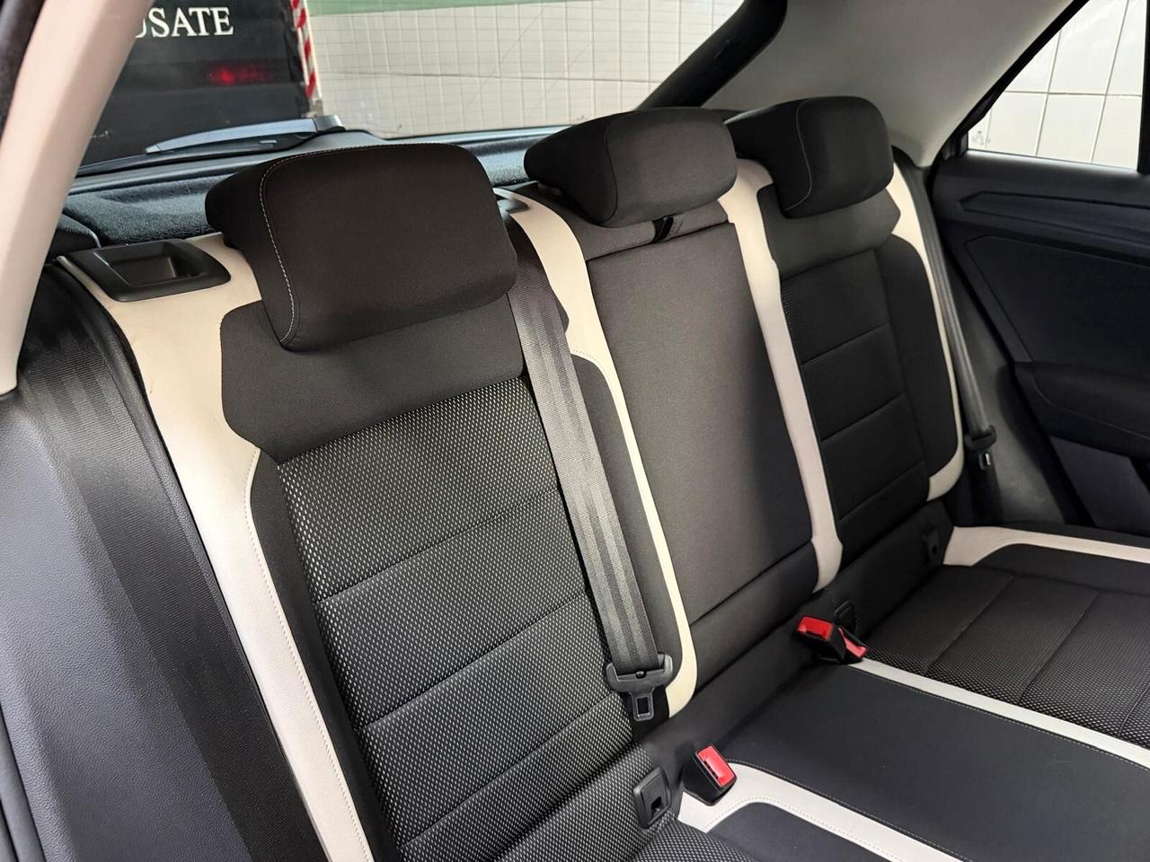 Volkswagen T-Roc 1.6 TDI SCR Advanced BlueMotion Technology