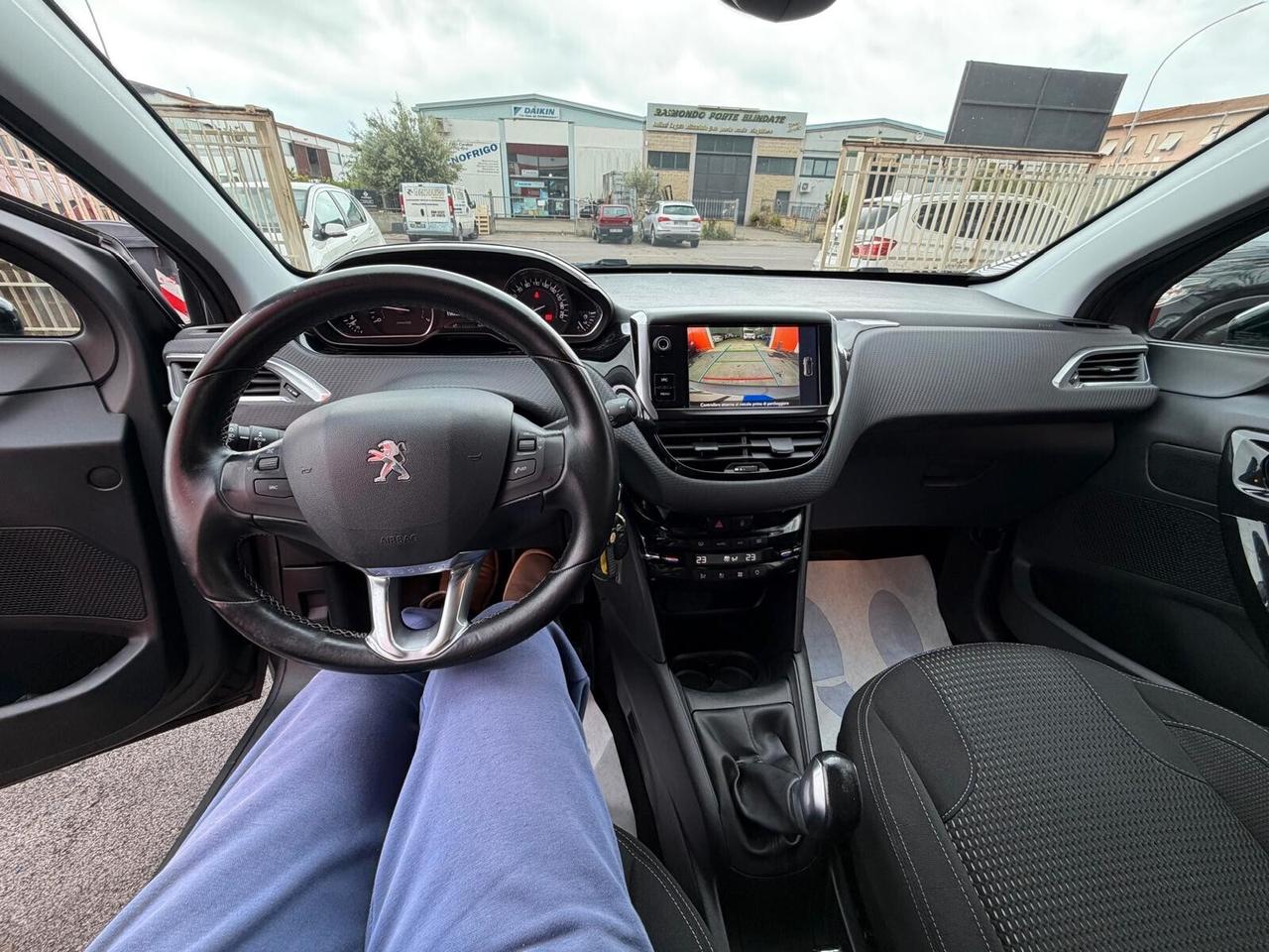 Peugeot 208 PURETECH 5P ALLURE