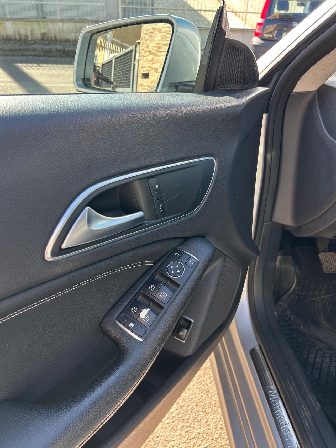 Mercedes-benz CLA 220 d 2.0 136 cv-2014/NAVI/17”