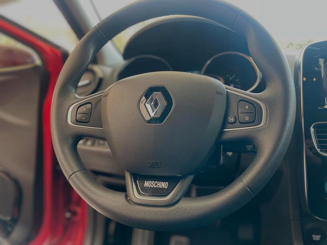 Renault Clio TCe 12V 75 CV 5 porte Moschino Zen