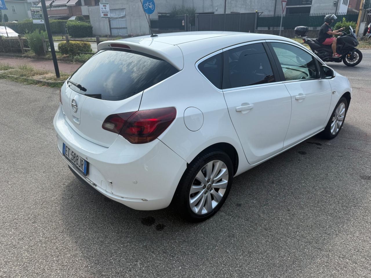 Opel Astra 1.4 Turbo 120CV 5 porte Cosmo