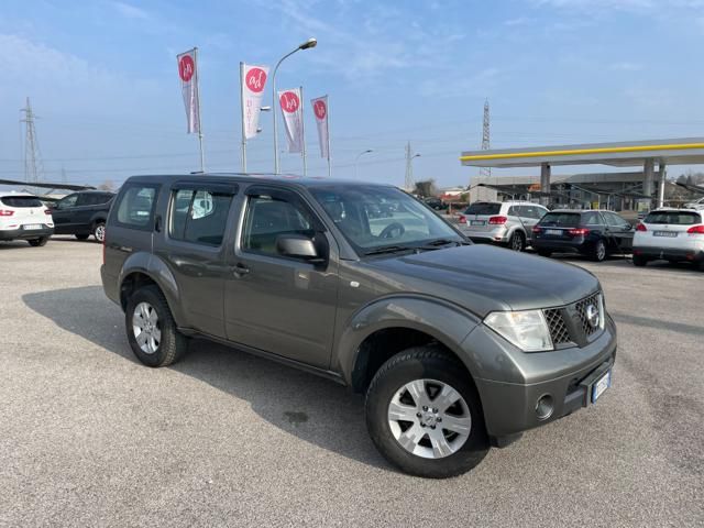 NISSAN Pathfinder 2.5 dCi SE