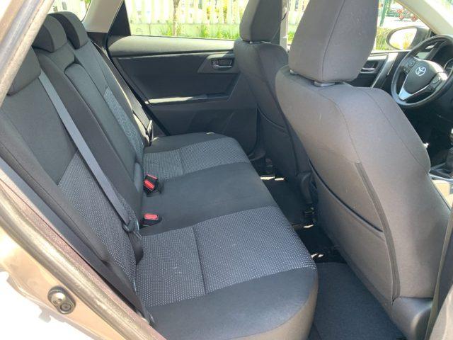 TOYOTA Auris Touring Sports 1.4 D-4D Lounge
