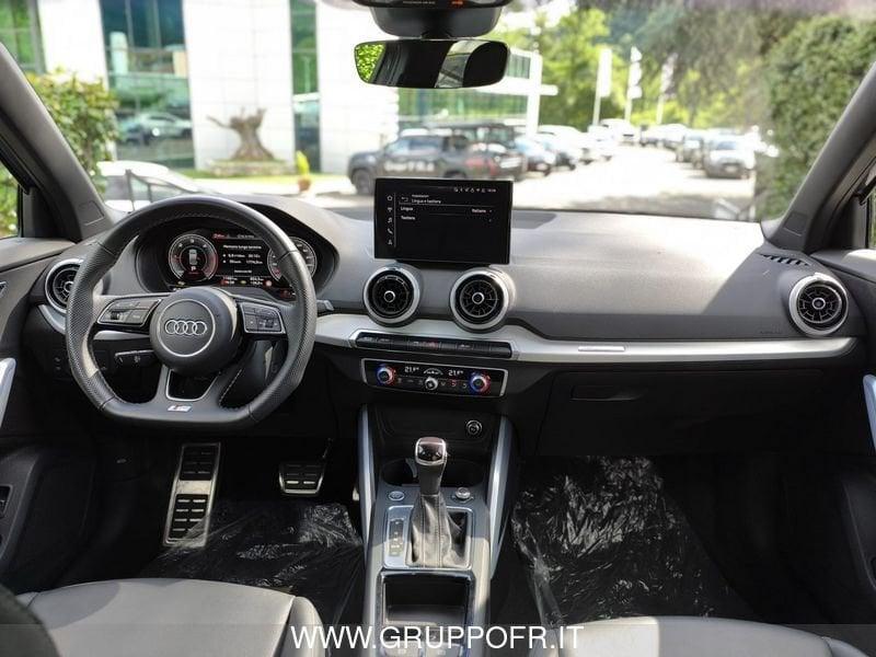 Audi Q2 35 TDI S tronic Identity Black