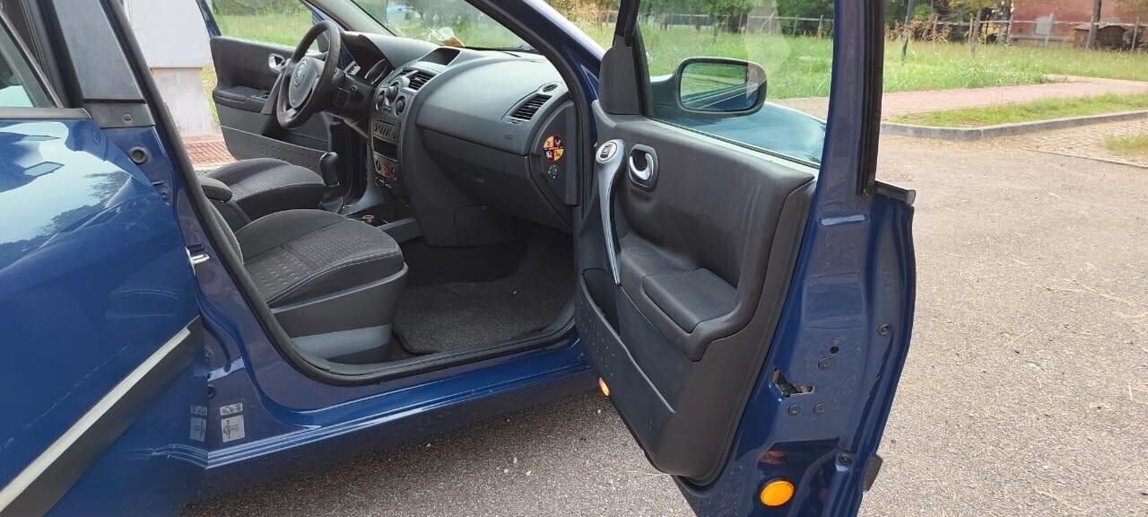 Renault Megane Mégane 1.6 16V 5 porte GPL Luxe Dynamique