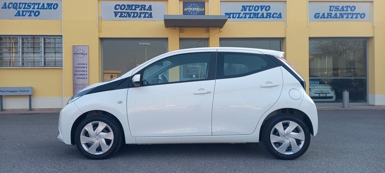Toyota Aygo Benzina cc. 1.000 Mod. X-Play 5 Porte Utilizzabile anche per i Neopatentati SOLO 87.470 KM...!!!