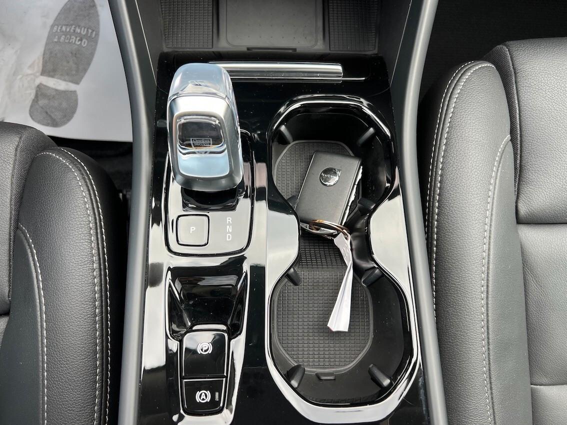 Volvo XC40 2.0 b3 Plus Black Edition auto - Tetto Apribile FULL OPTIONAL!!!