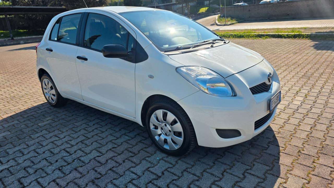 Toyota Yaris 1.0 5 porte Now