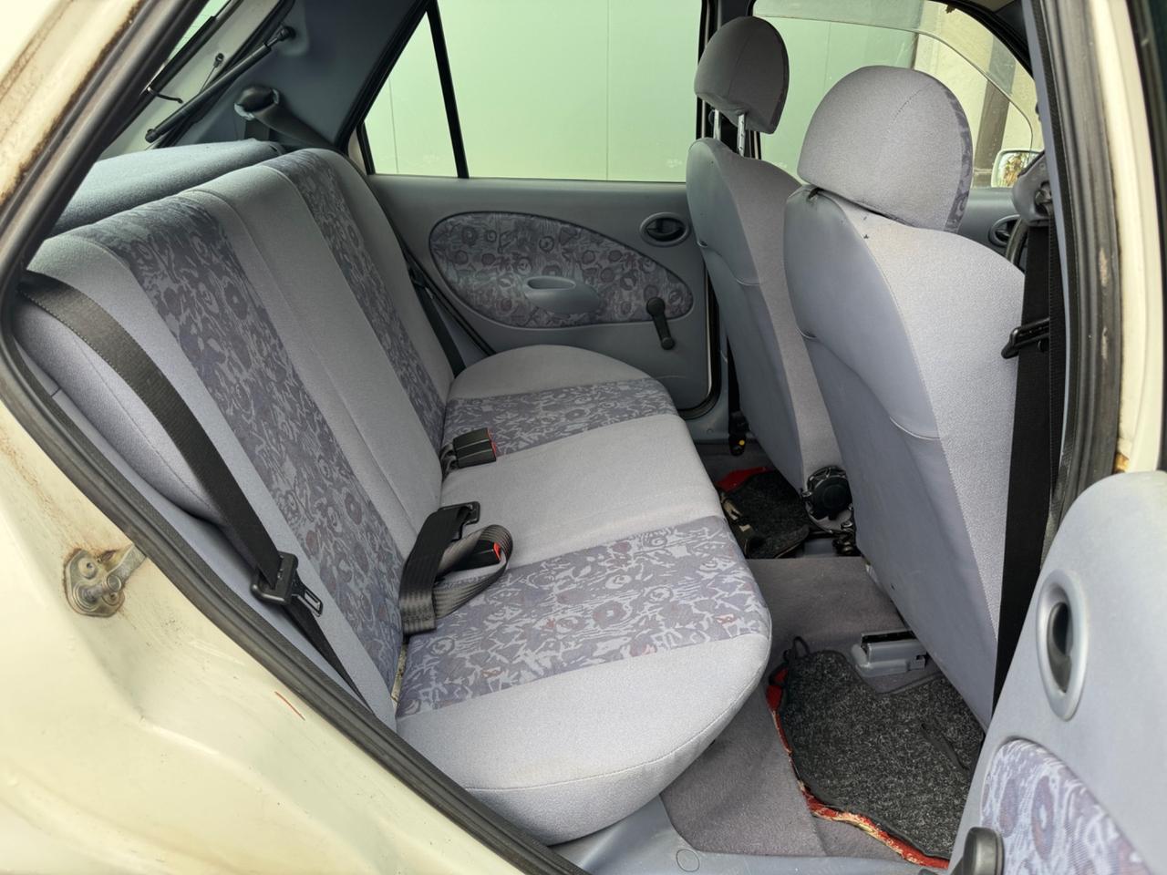 Ford Fiesta 1.2i 16V cat 5 porte Techno