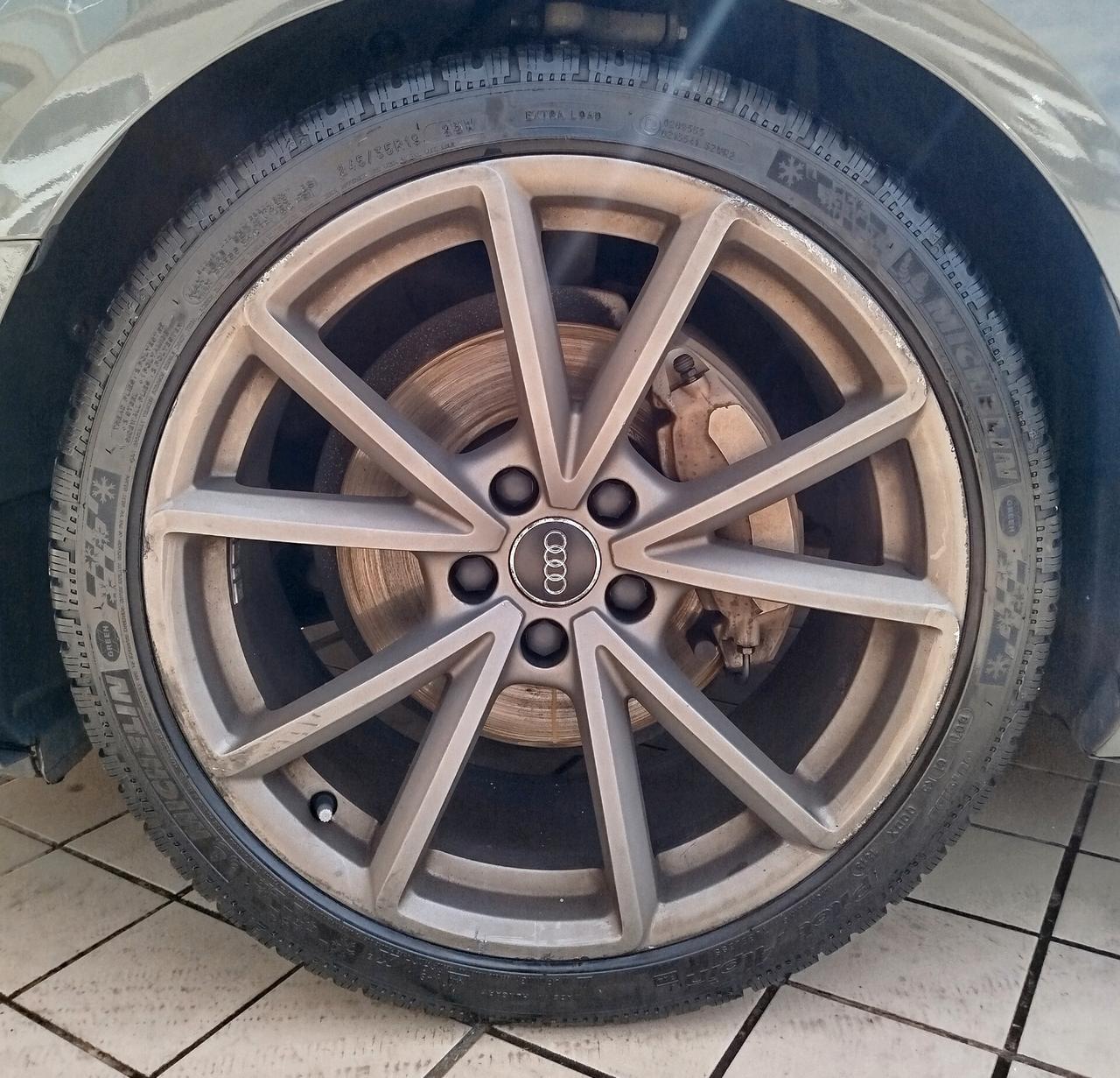 Audi A4 Avant 40 TDI quattro S tronic line edition