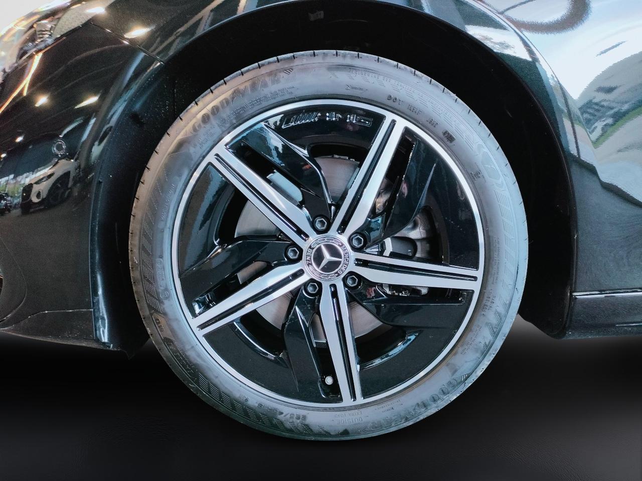 Mercedes-Benz CLA 250+ con tecnologia EQ